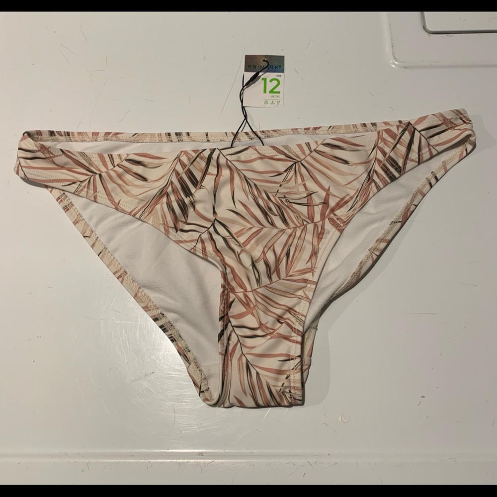 NWT bikini bottom from Primark Sz 8 USA